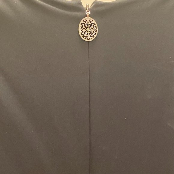 NWT Elie Tahari classic little black dress with a twist - Picture 8 of 12